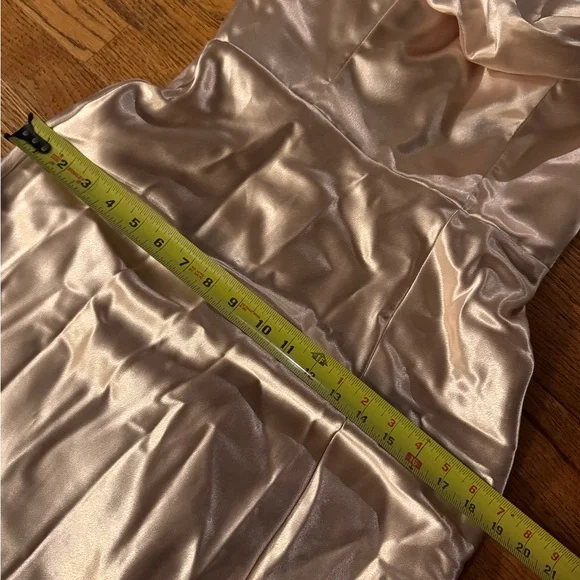 Chic Satin Maxi Dress in Soft Rose - Picture 9 of 12